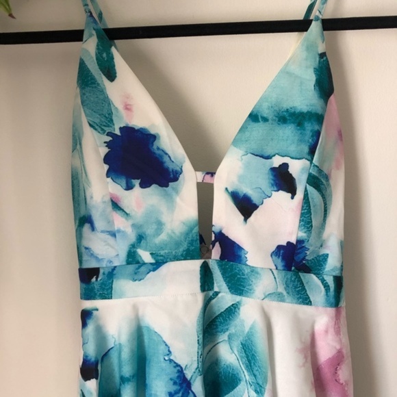 White and Green Fit and Flare Low Back Floral Mini Dress - Picture 5 of 7